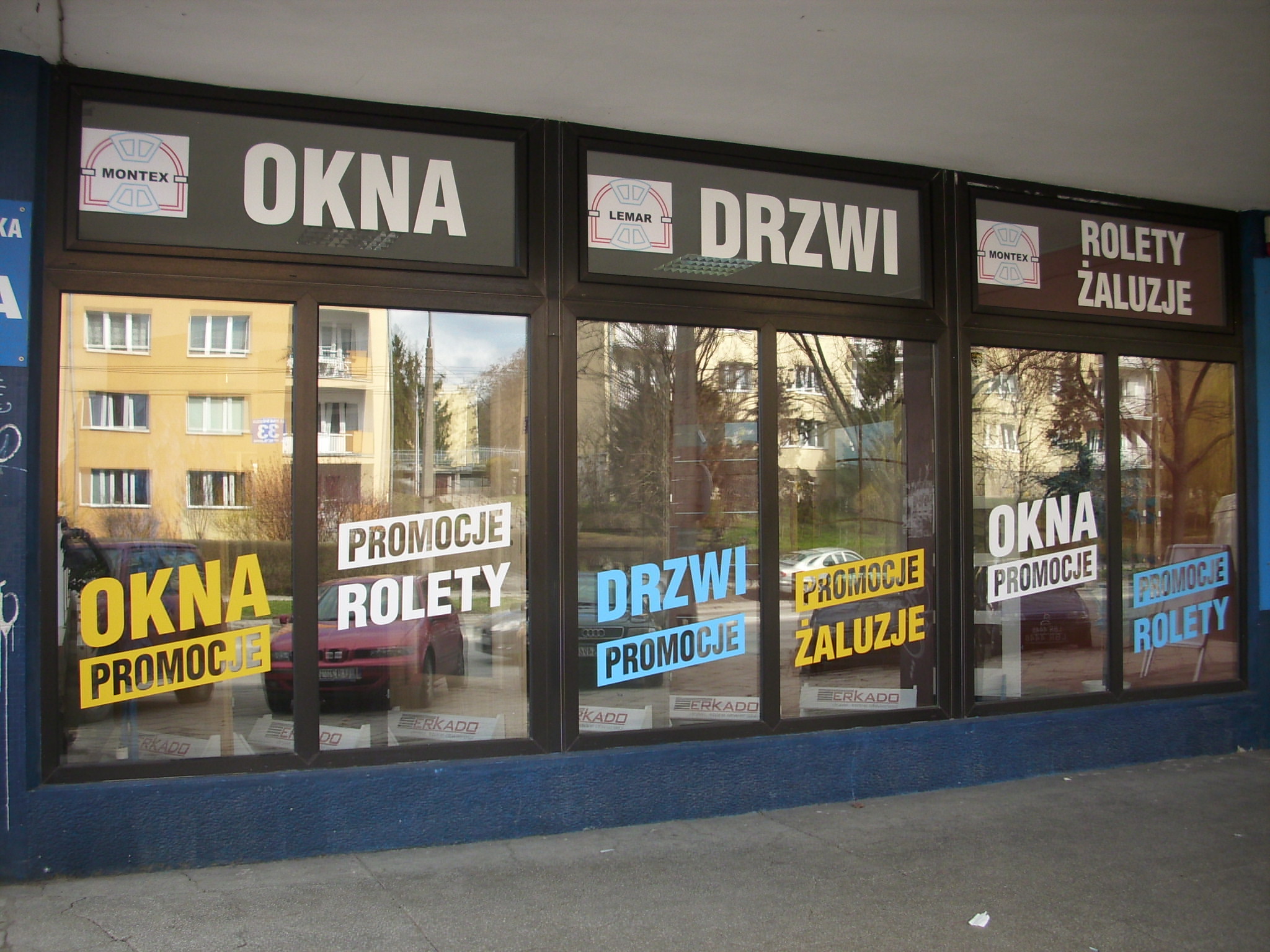 Windows and doors saloon - window advertising