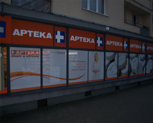 advertising on windows - pharmacy Dbam o zdrowie