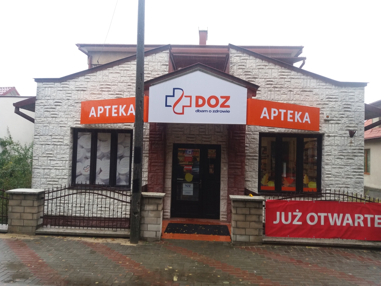 advertising panels - DOZ pharmacy
